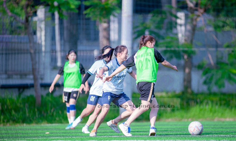 从开赛哨声到排名区刷新的两分钟时间带示意图，暖橙色节点标记刷新时刻